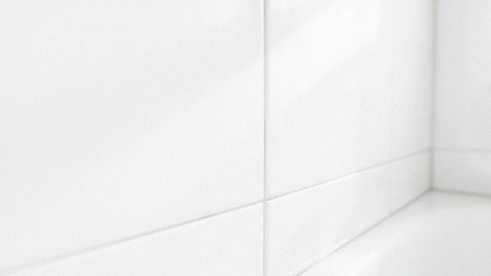 Dlaczego silikon sanitarny neutralny jest odporny na wilgoć i pleśń?